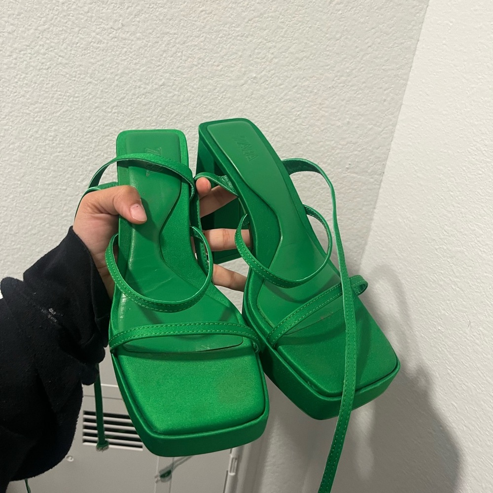 Gorgeous Never Worn Green Platforms - image 1